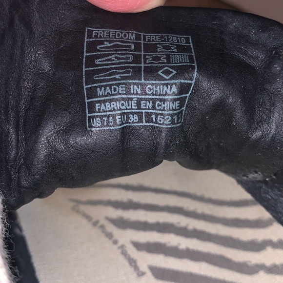 Taos Leather Sneakers 7.5 - Picture 8 of 12